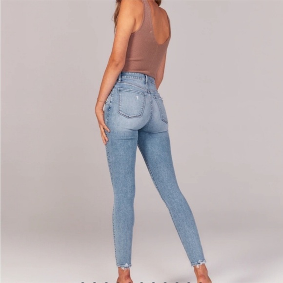 NWT Abercrombie & Fitch The Super Skinny Ankle High Rise Jeans Raw Hem 28S - Picture 2 of 10